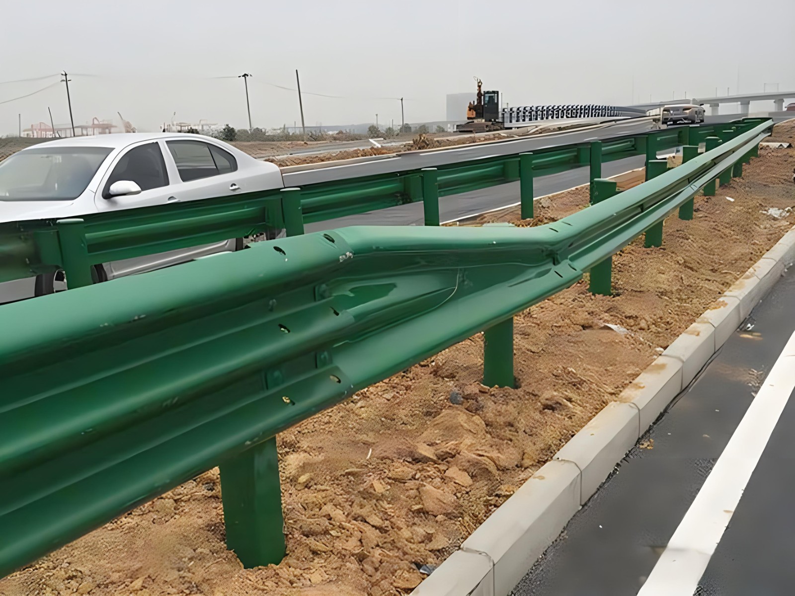 大庆高速波形护栏板日常维护方案确保道路安全新举措